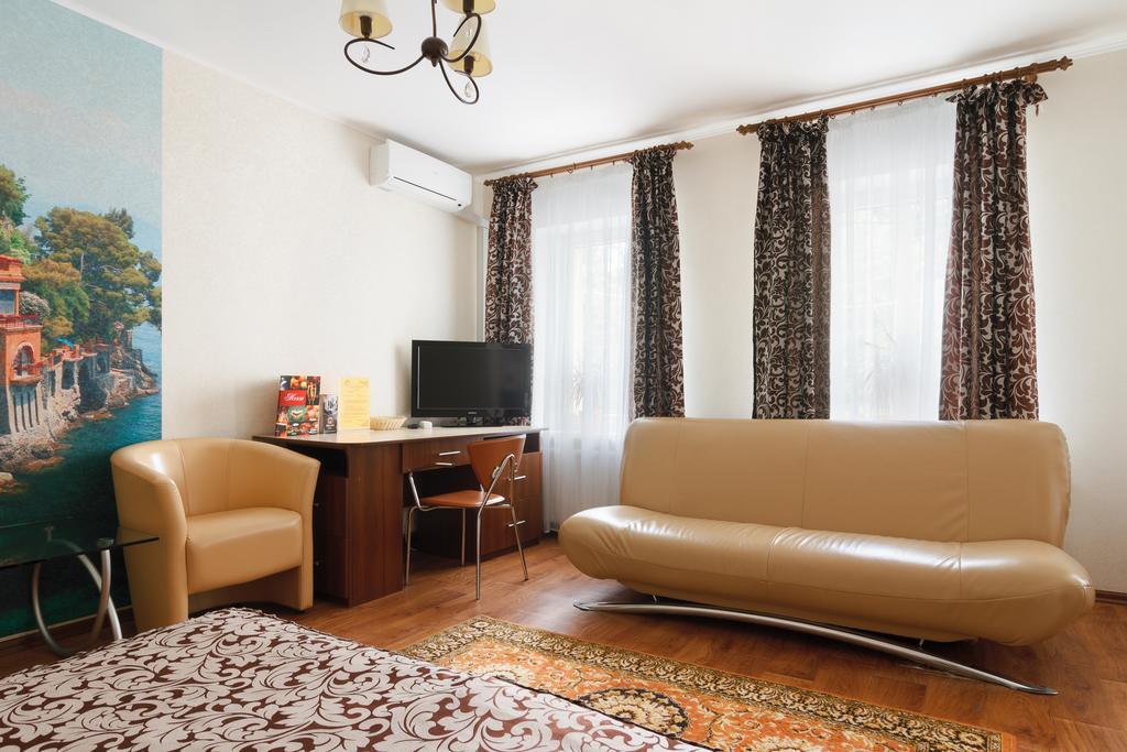 Complimente Guest House Charkov Buitenkant foto